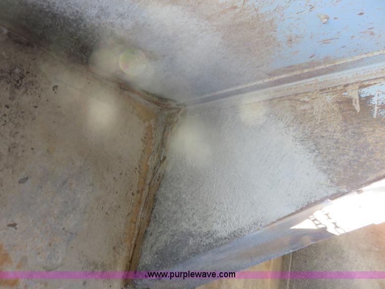 image for item K7021 1995 International 4900 dump truck