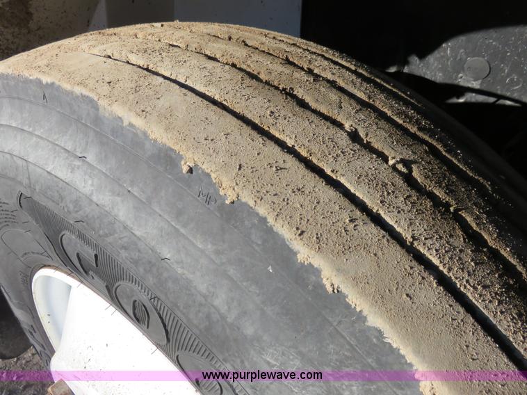 image for item K7021 1995 International 4900 dump truck