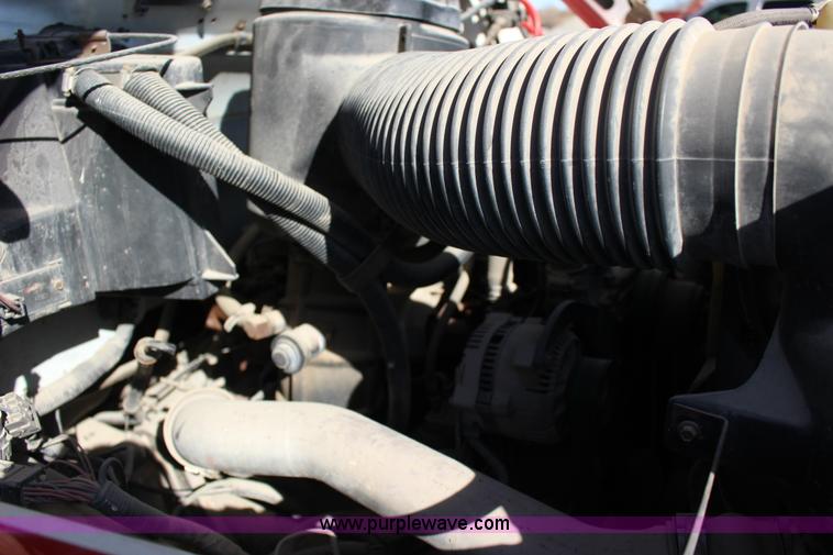 image for item L6576 1994 Ford F700 oil distribution truck