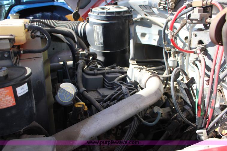 image for item L6576 1994 Ford F700 oil distribution truck