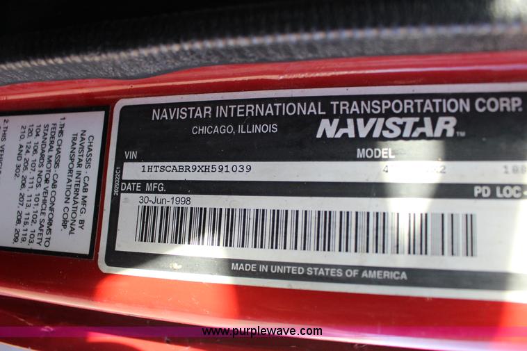 image for item L6577 1999 International 4700 oil distribution truck