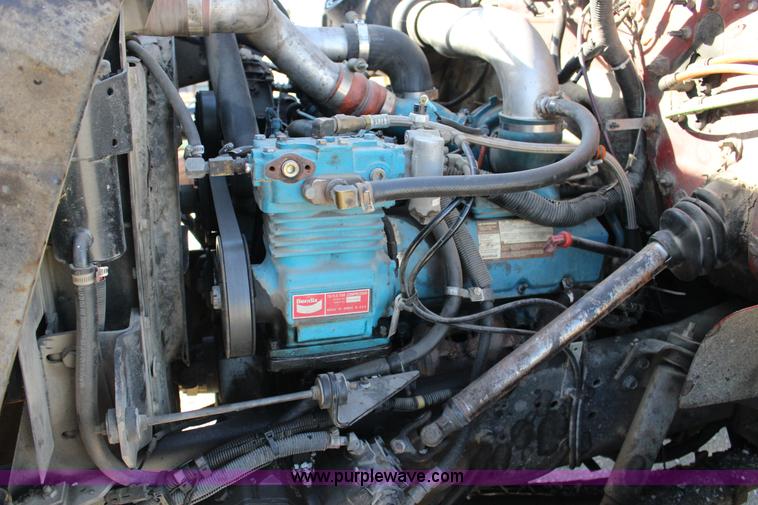 image for item L6577 1999 International 4700 oil distribution truck