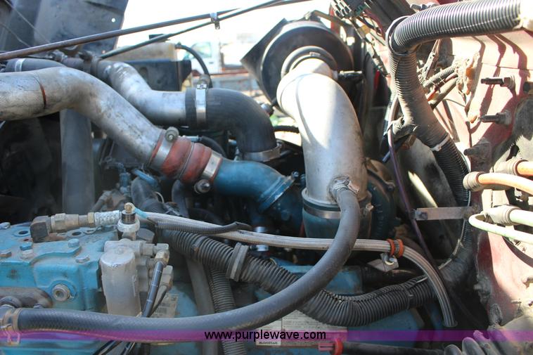 image for item L6577 1999 International 4700 oil distribution truck