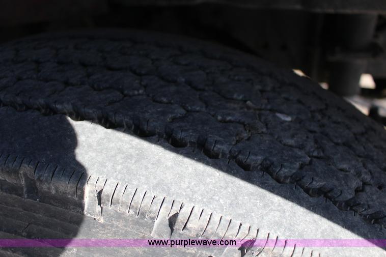 image for item L6577 1999 International 4700 oil distribution truck