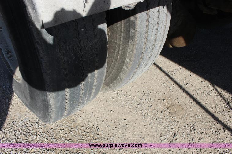 image for item L6577 1999 International 4700 oil distribution truck