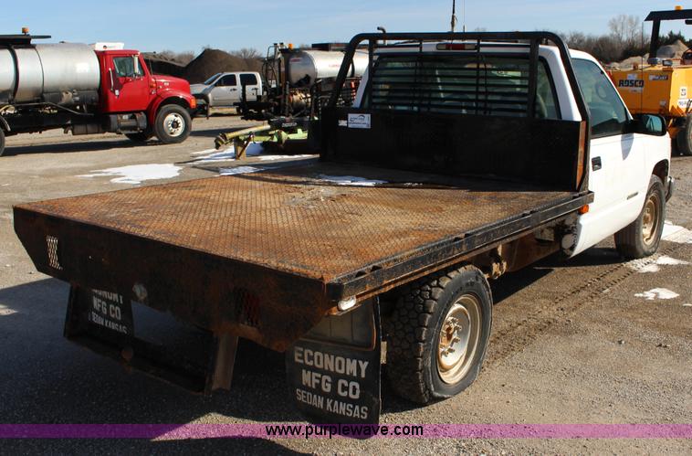 image for item L6581 1998 Chevrolet Cheyenne 2500 flatbed truck