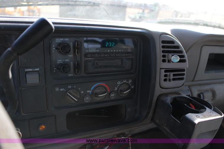 image for item L6581 1998 Chevrolet Cheyenne 2500 flatbed truck