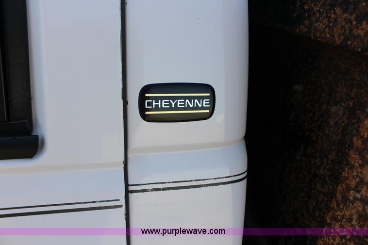 image for item L6581 1998 Chevrolet Cheyenne 2500 flatbed truck