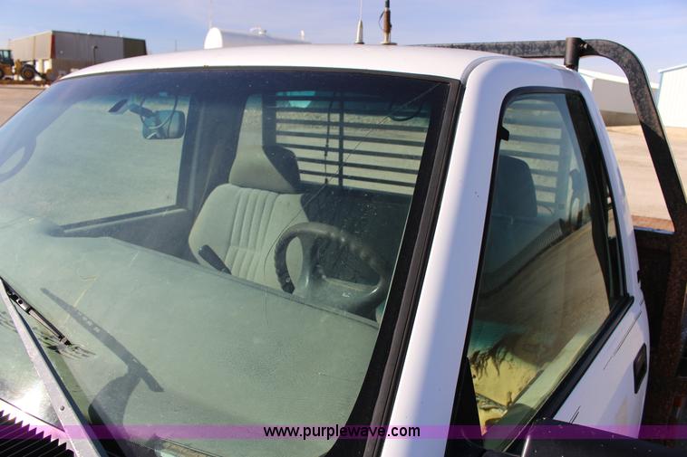 image for item L6581 1998 Chevrolet Cheyenne 2500 flatbed truck