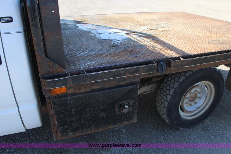 image for item L6581 1998 Chevrolet Cheyenne 2500 flatbed truck