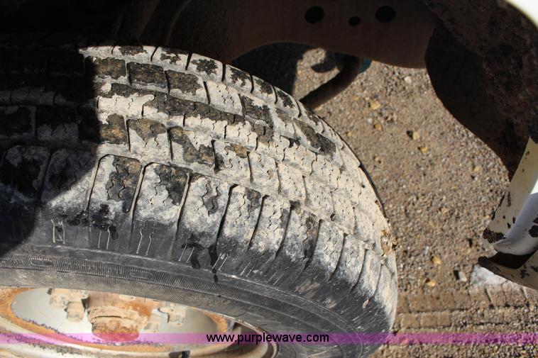 image for item L6581 1998 Chevrolet Cheyenne 2500 flatbed truck