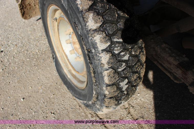 image for item L6581 1998 Chevrolet Cheyenne 2500 flatbed truck