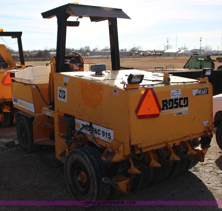 image for item L6582 Rosco TRU-PAC 915 pneumatic roller