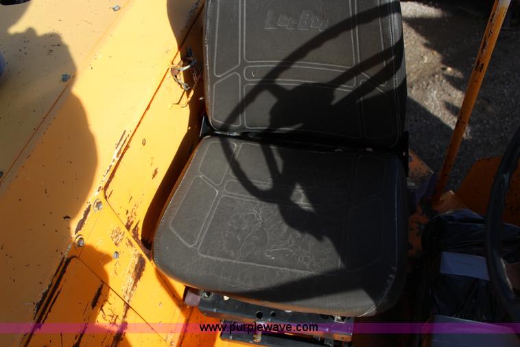 image for item L6582 Rosco TRU-PAC 915 pneumatic roller