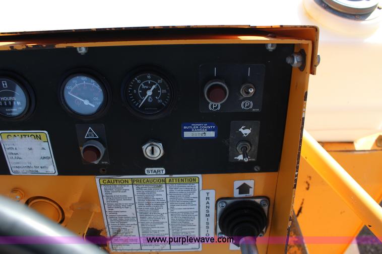 image for item L6582 Rosco TRU-PAC 915 pneumatic roller