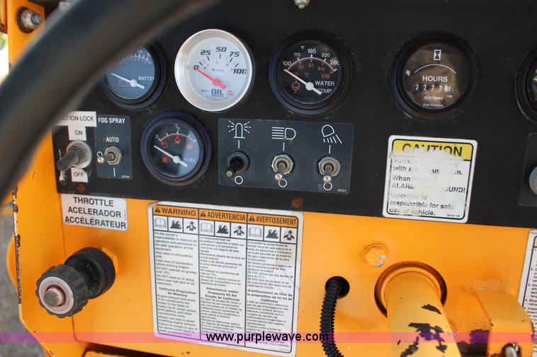 image for item L6582 Rosco TRU-PAC 915 pneumatic roller