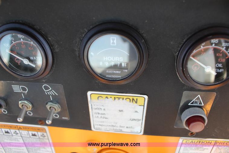 image for item L6582 Rosco TRU-PAC 915 pneumatic roller