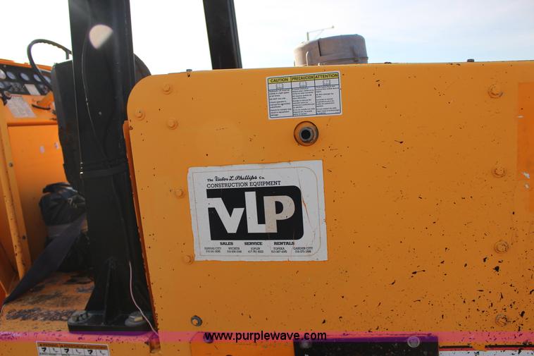 image for item L6582 Rosco TRU-PAC 915 pneumatic roller