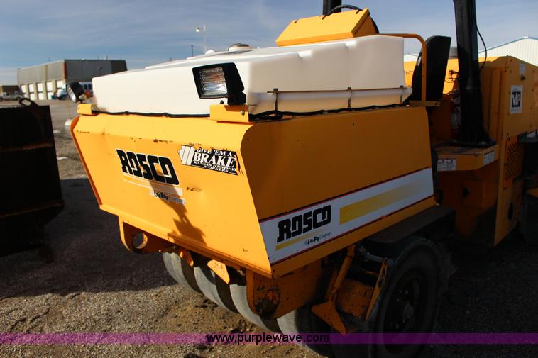 image for item L6582 Rosco TRU-PAC 915 pneumatic roller