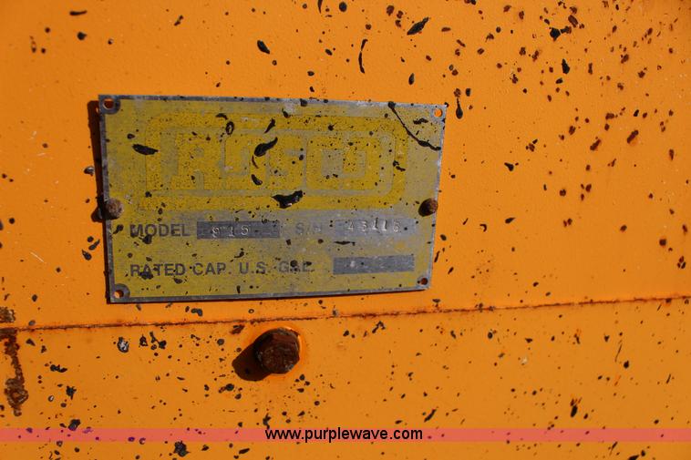 image for item L6582 Rosco TRU-PAC 915 pneumatic roller