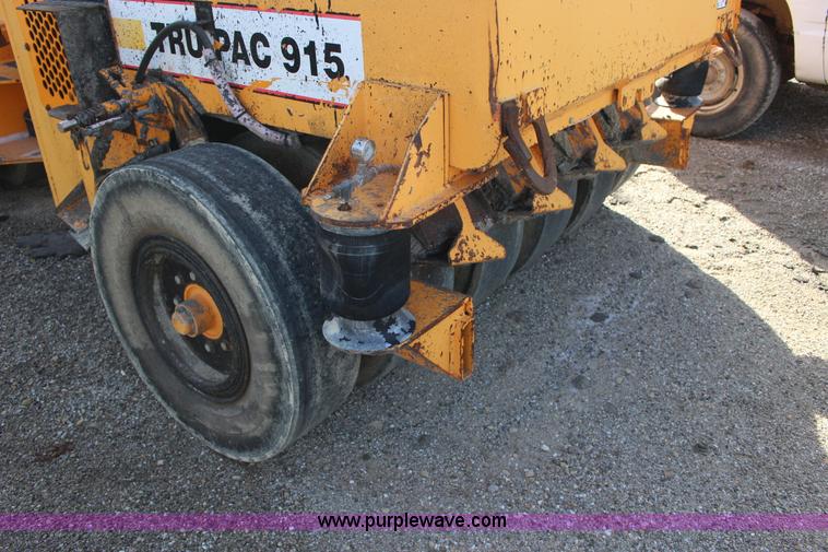 image for item L6582 Rosco TRU-PAC 915 pneumatic roller