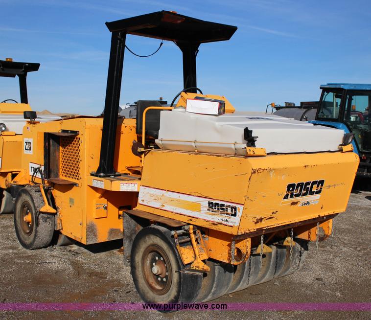 image for item L6583 Rosco TRU-PAC 915 pneumatic roller