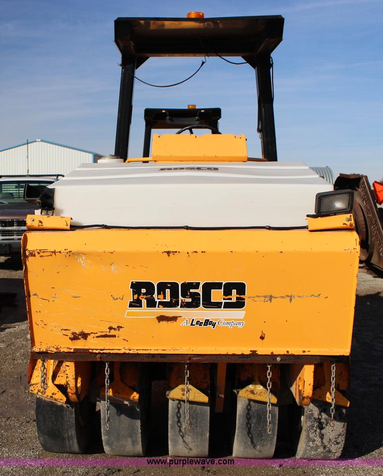 image for item L6583 Rosco TRU-PAC 915 pneumatic roller