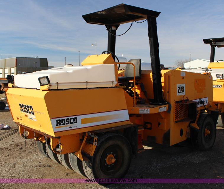 image for item L6583 Rosco TRU-PAC 915 pneumatic roller