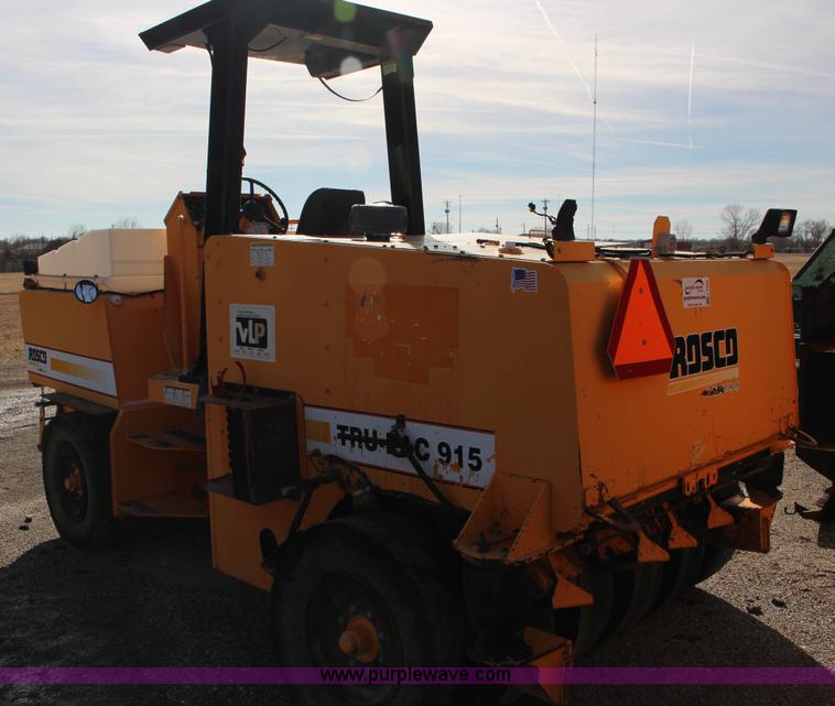 image for item L6583 Rosco TRU-PAC 915 pneumatic roller