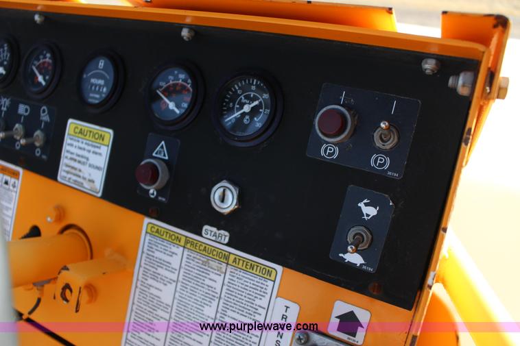 image for item L6583 Rosco TRU-PAC 915 pneumatic roller