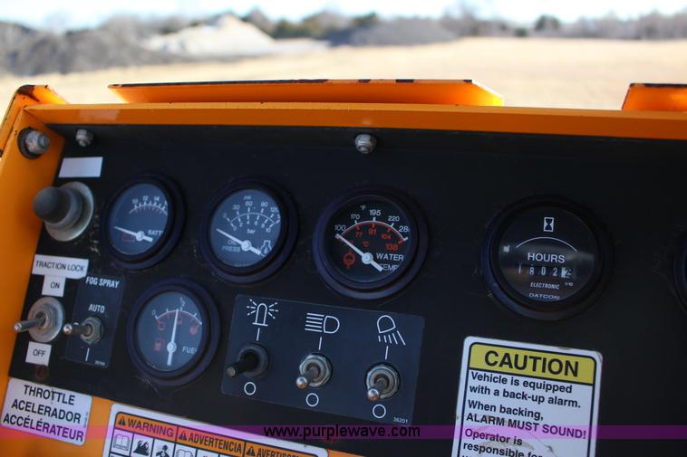 image for item L6583 Rosco TRU-PAC 915 pneumatic roller