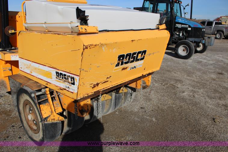 image for item L6583 Rosco TRU-PAC 915 pneumatic roller