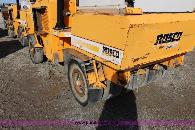 image for item L6583 Rosco TRU-PAC 915 pneumatic roller