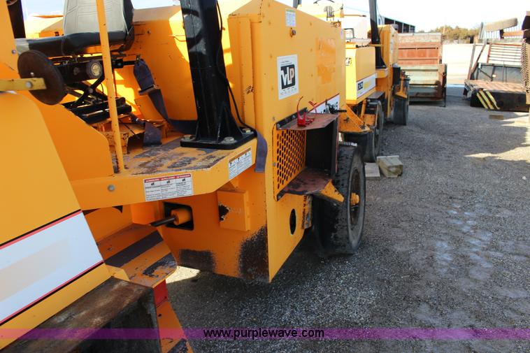 image for item L6583 Rosco TRU-PAC 915 pneumatic roller