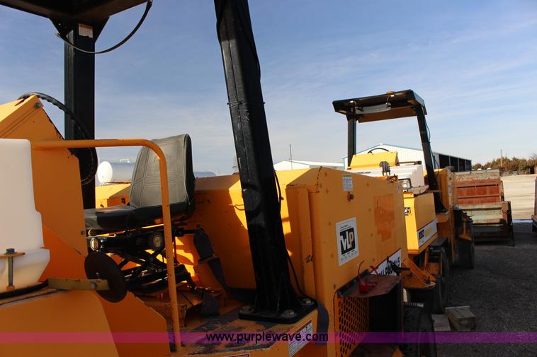 image for item L6583 Rosco TRU-PAC 915 pneumatic roller