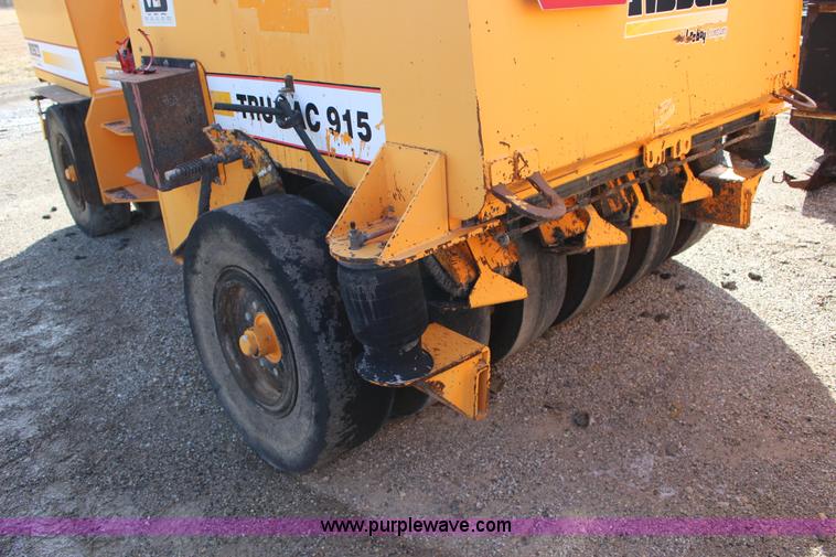 image for item L6583 Rosco TRU-PAC 915 pneumatic roller