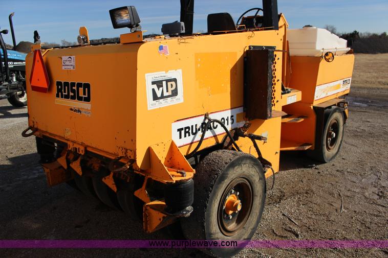 image for item L6583 Rosco TRU-PAC 915 pneumatic roller