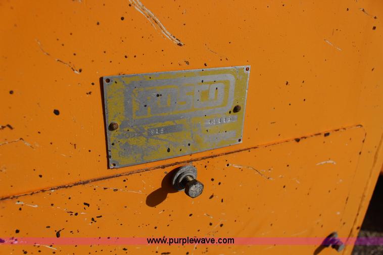 image for item L6583 Rosco TRU-PAC 915 pneumatic roller