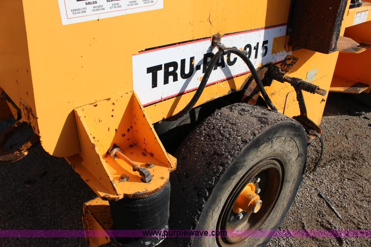 image for item L6583 Rosco TRU-PAC 915 pneumatic roller