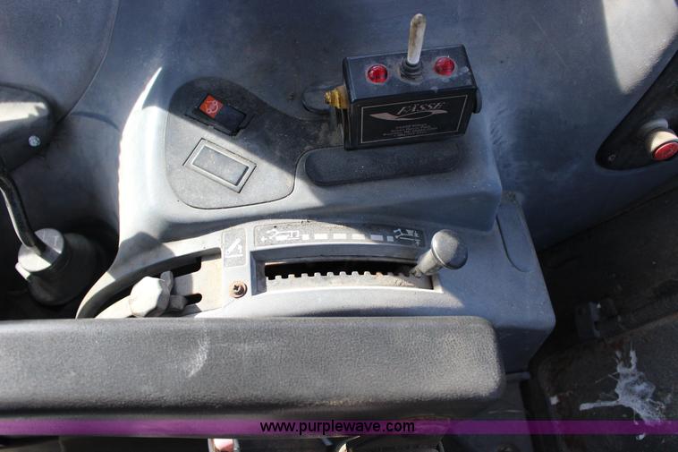 image for item L6585 1998 New Holland TS100 tractor