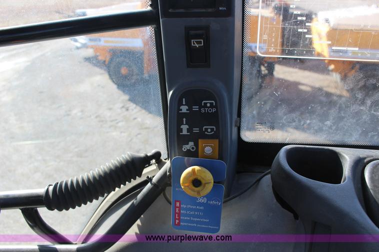 image for item L6585 1998 New Holland TS100 tractor