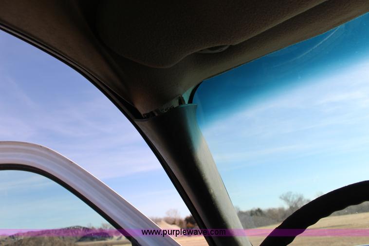 image for item L6590 2002 Chevrolet Silverado 2500 flatbed truck