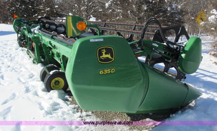 image for item AW9093 2010 John Deere 635D draper head