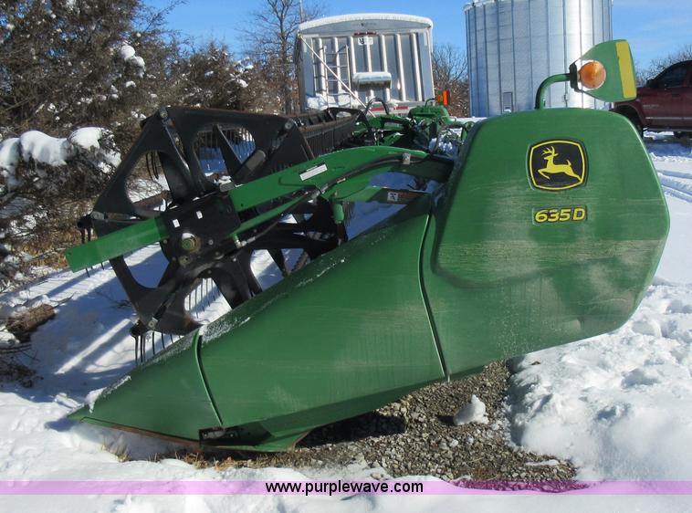 image for item AW9093 2010 John Deere 635D draper head