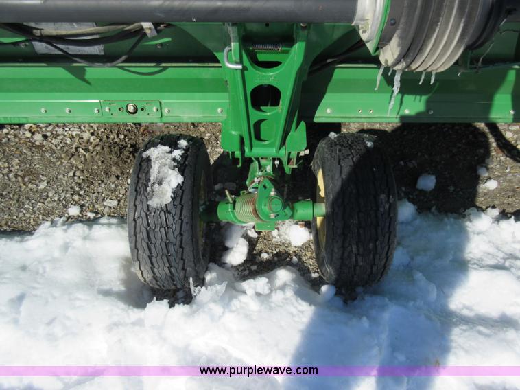 image for item AW9093 2010 John Deere 635D draper head