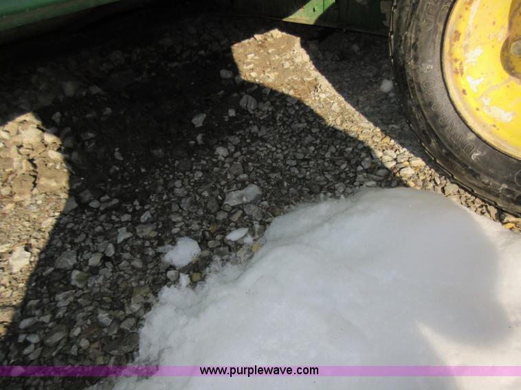 image for item AW9093 2010 John Deere 635D draper head