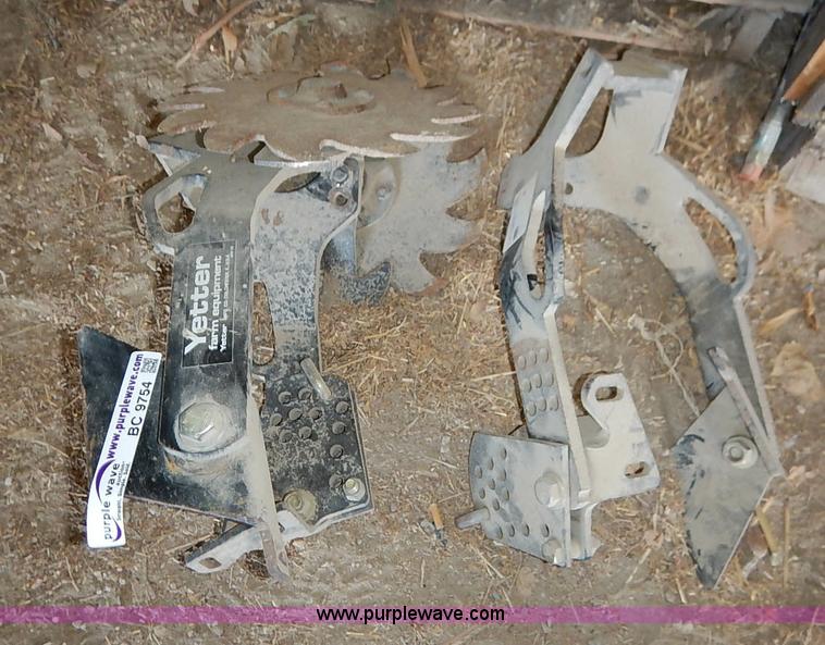 image for item BC9754 (2) Yetter shark teeth