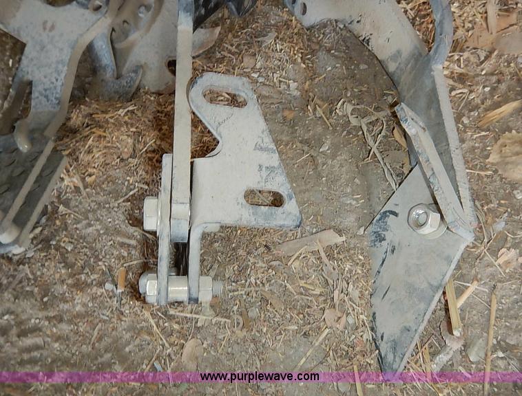 image for item BC9754 (2) Yetter shark teeth