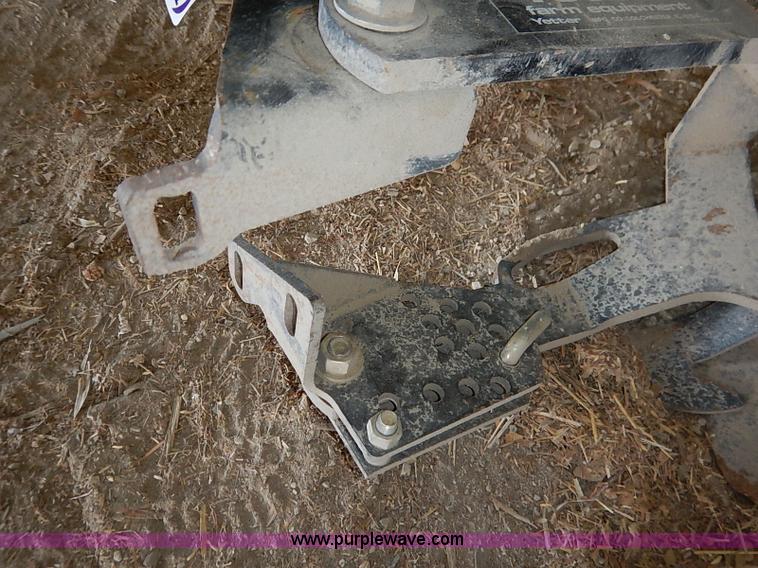 image for item BC9754 (2) Yetter shark teeth