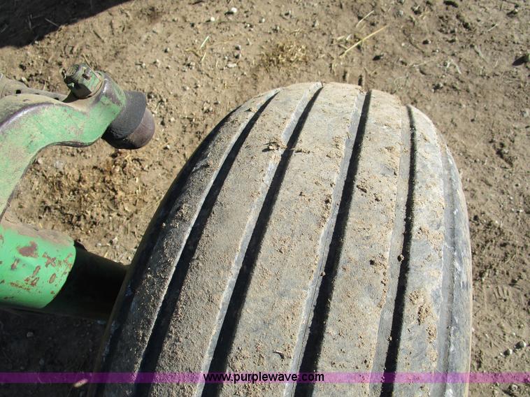 image for item D2255 John Deere 2510 tractor